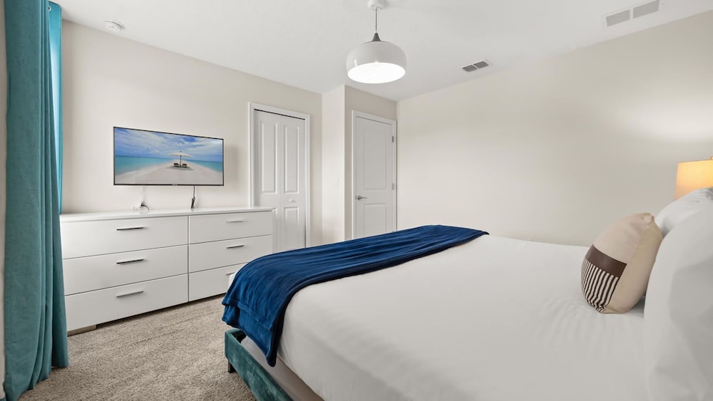 Upstay Championsgate 9BR Villa With Pool Cinema