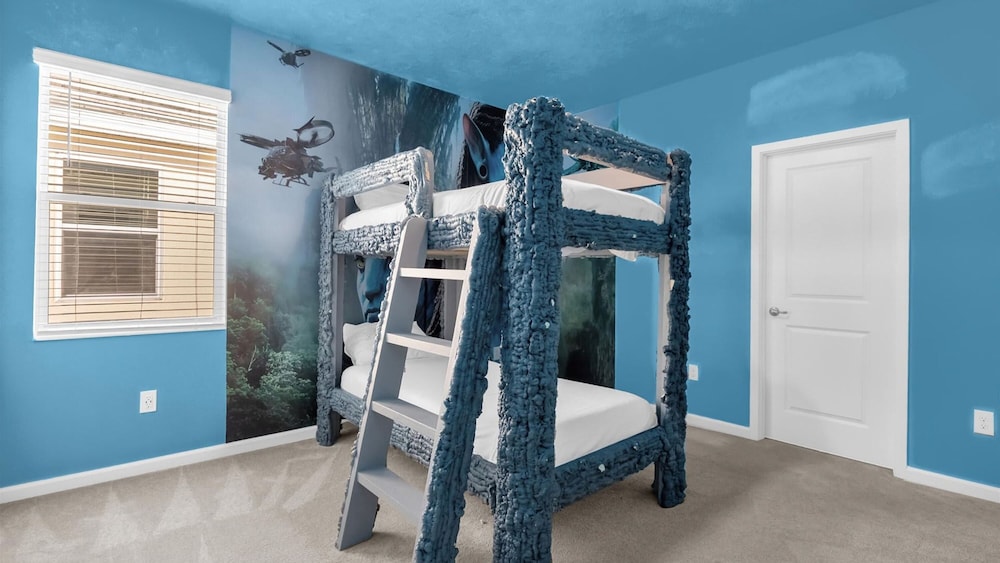 Upstay Spacious Villa w Pool Hot Tub Game Room