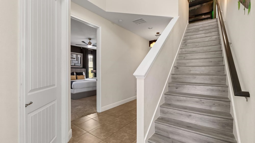 Upstay Spacious 5BR Villa Private Pool and Hot Tub