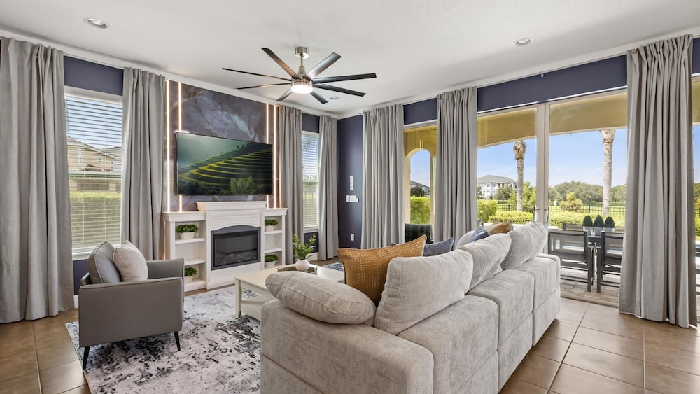 Upstay Spacious 5BR Villa Private Pool and Hot Tub