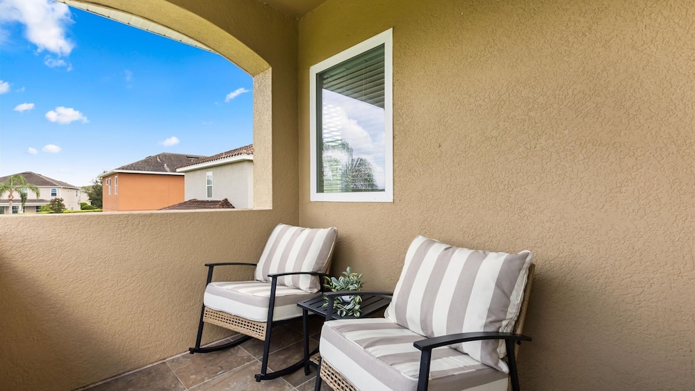 Upstay Spacious 5BR Villa Private Pool and Hot Tub