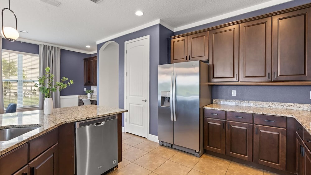 Upstay Spacious 5BR Villa Private Pool and Hot Tub