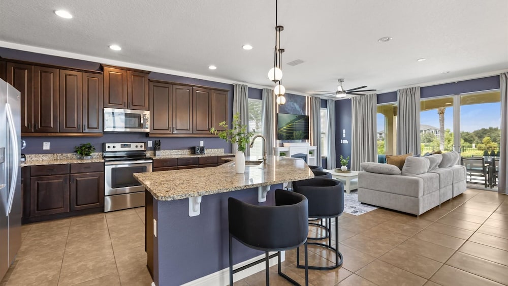 Upstay Spacious 5BR Villa Private Pool and Hot Tub