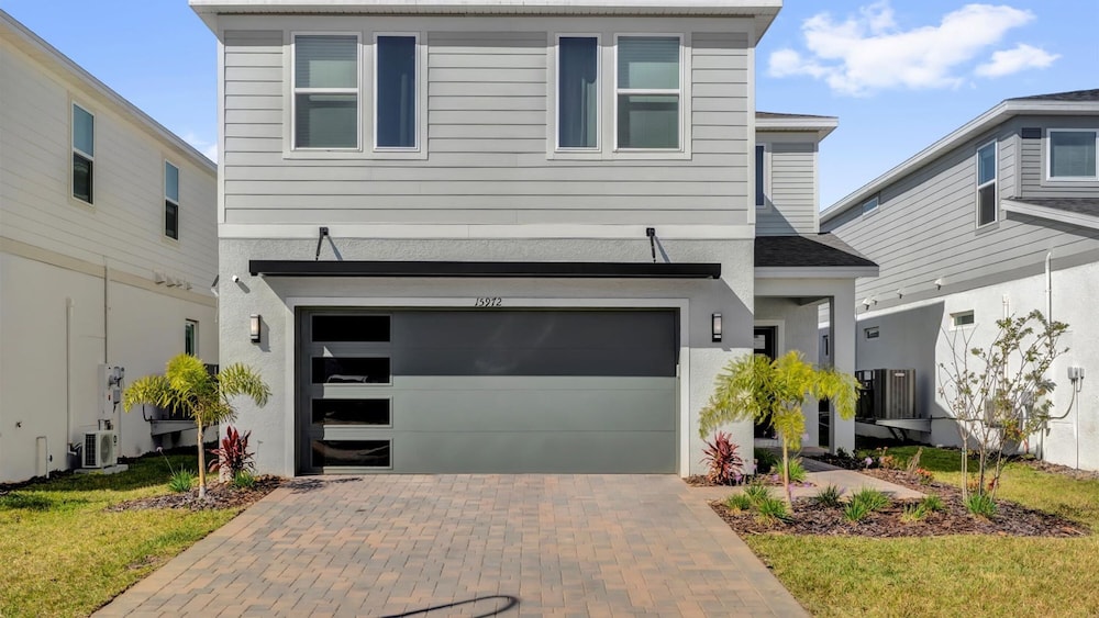 Upstay Family Home w Cinema Pool BBQ Clermont