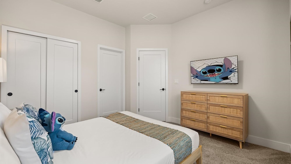 Contemporary 4BR Townhome With Pool Themed Rooms