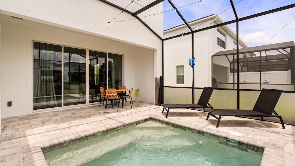 Contemporary 4BR Townhome With Pool Themed Rooms