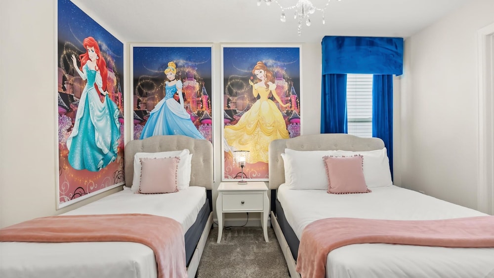 Upstay Championsgate 9BR Villa With Pool Cinema