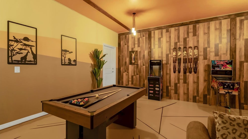 Upstay Family Home w Cinema Pool BBQ Clermont