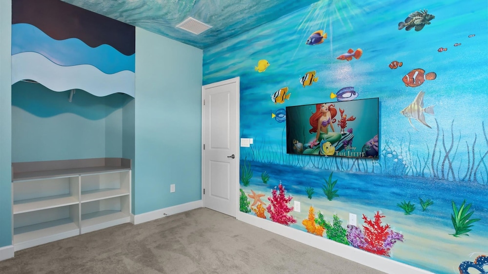 Lakeside Villa With Pool BBQ Cinema Games Room