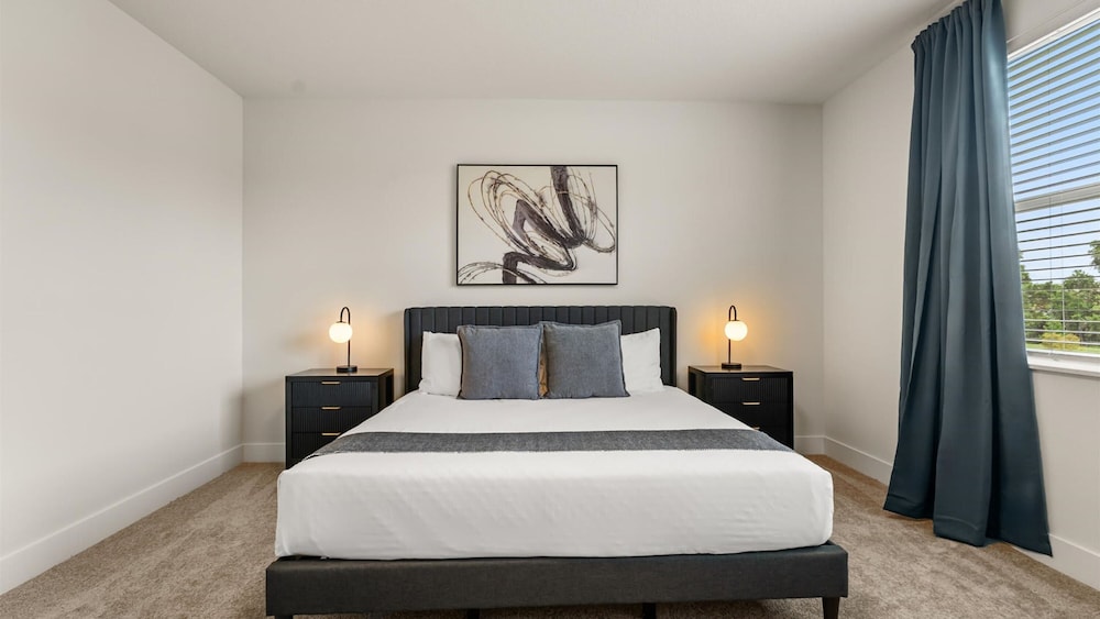 Contemporary 4BR Townhome With Pool Themed Rooms