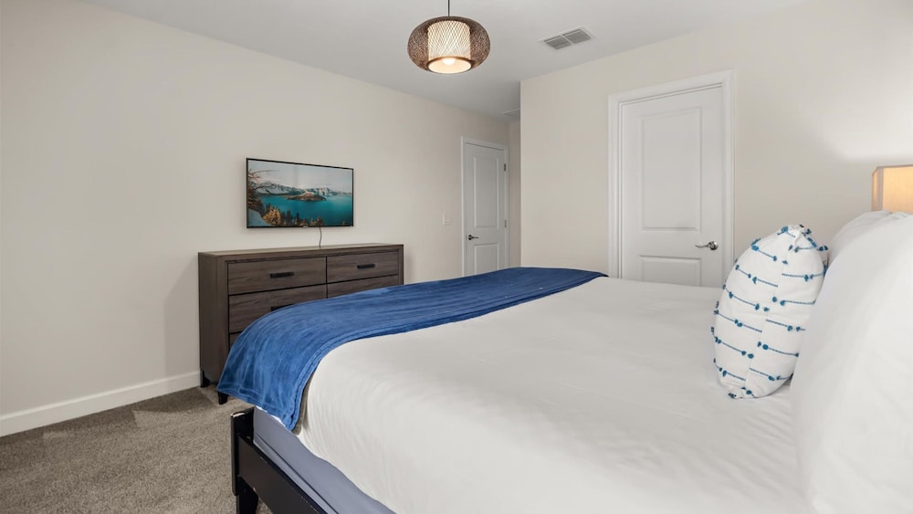 Upstay Championsgate 9BR Villa With Pool Cinema