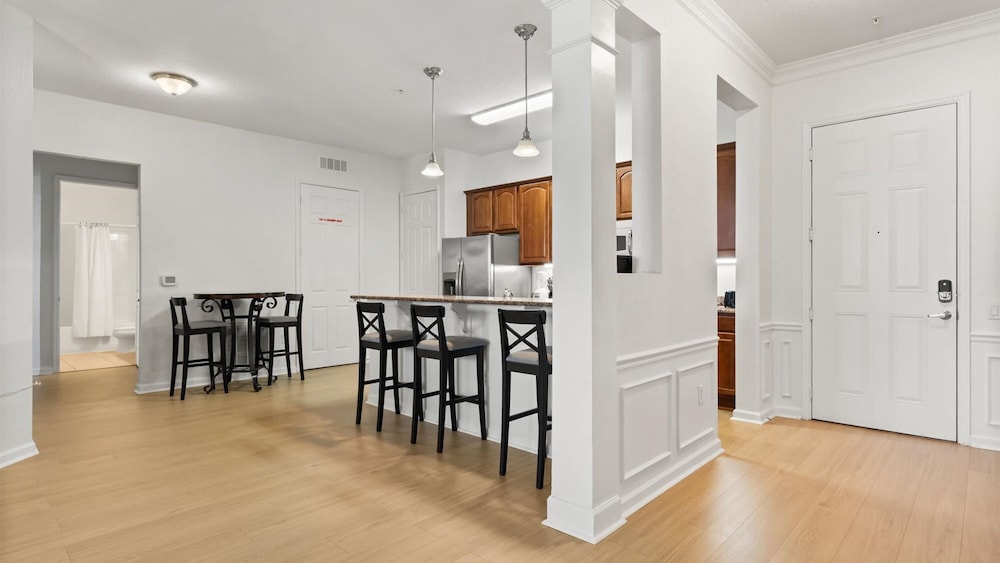 Upstay Newly Renovated Condo Near Epic Universe