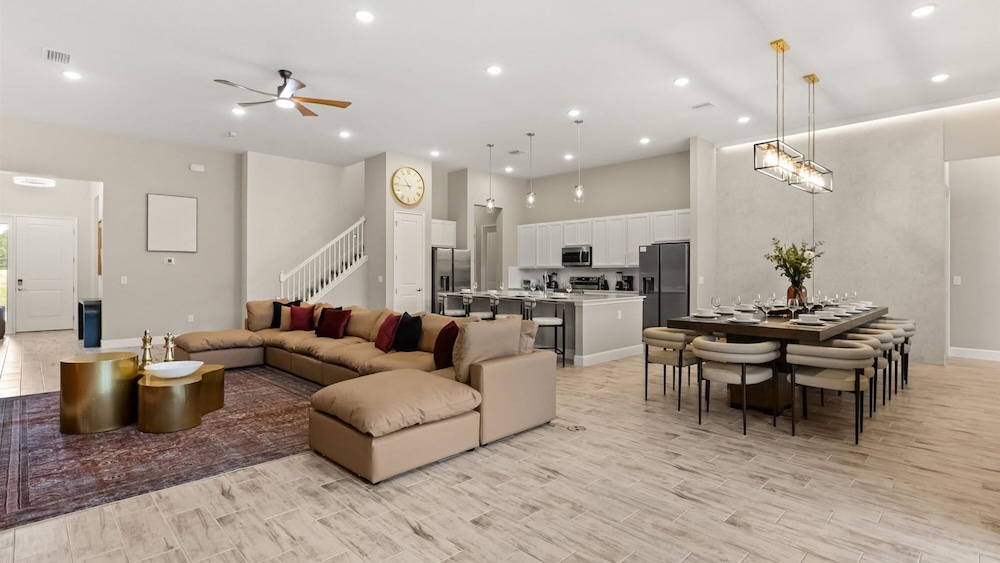 Lakeside Villa With Pool BBQ Cinema Games Room