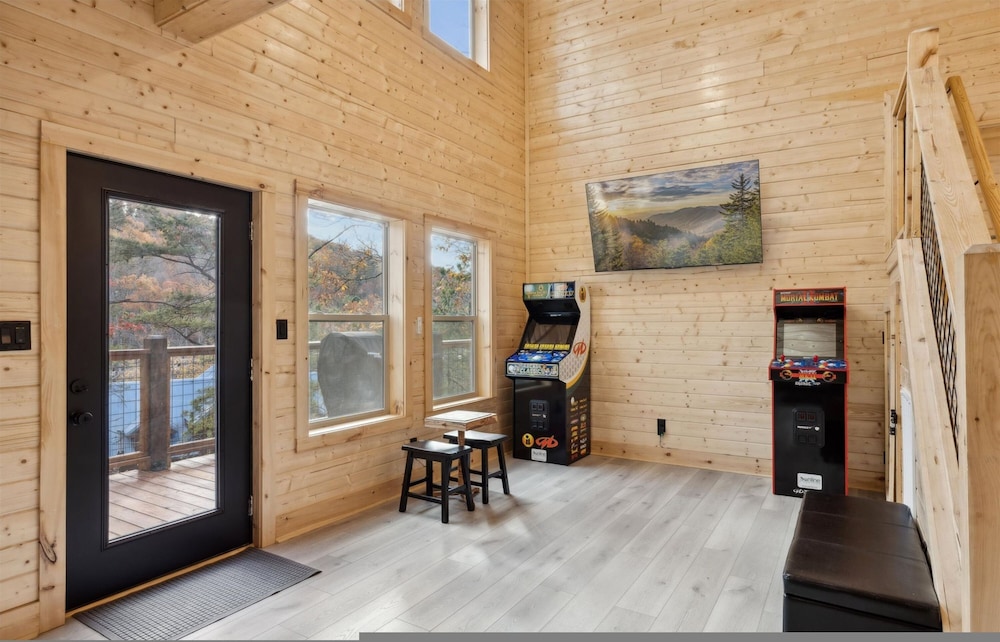 2 Brand New Cabins for Family Retreat