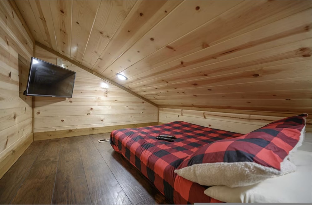 Three Bears Hideout Luxury Mountain Cabin Getaway for Families Groups