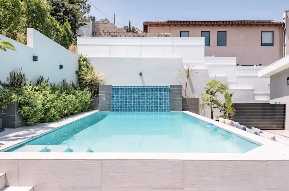 Hollywood Hills Heatpool BBQ Prime Location