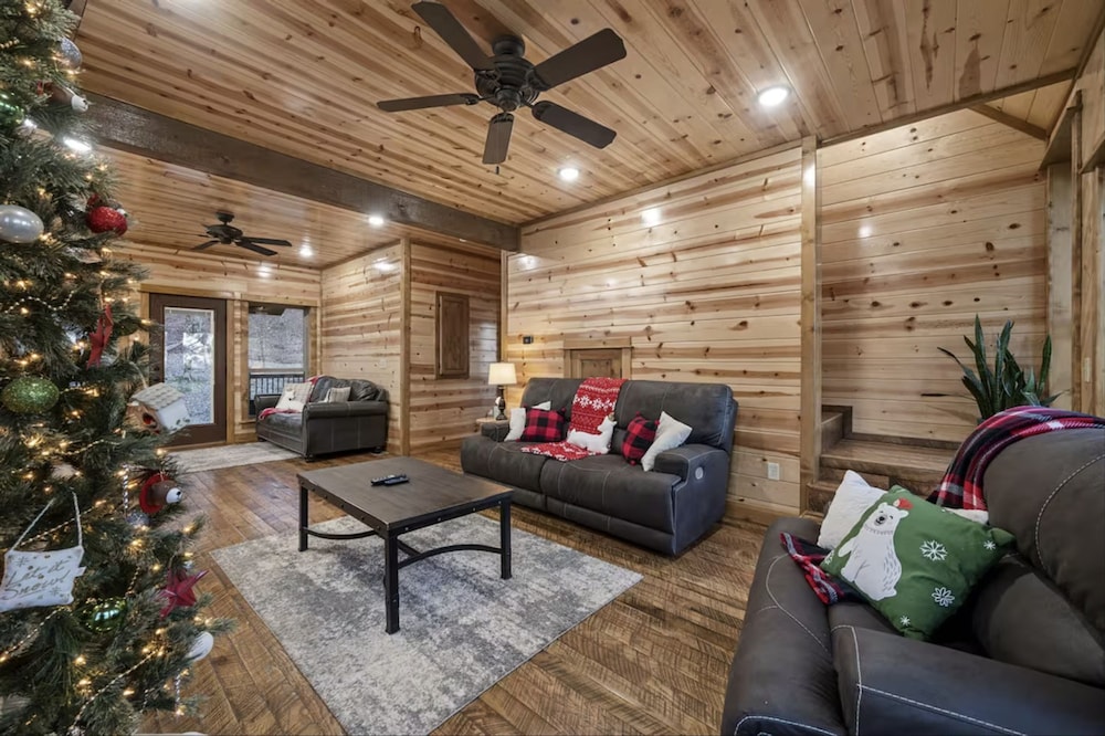 Three Bears Hideout Luxury Mountain Cabin Getaway for Families Groups
