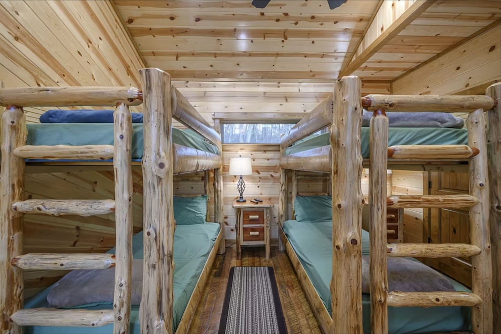 Three Bears Hideout Luxury Mountain Cabin Getaway for Families Groups