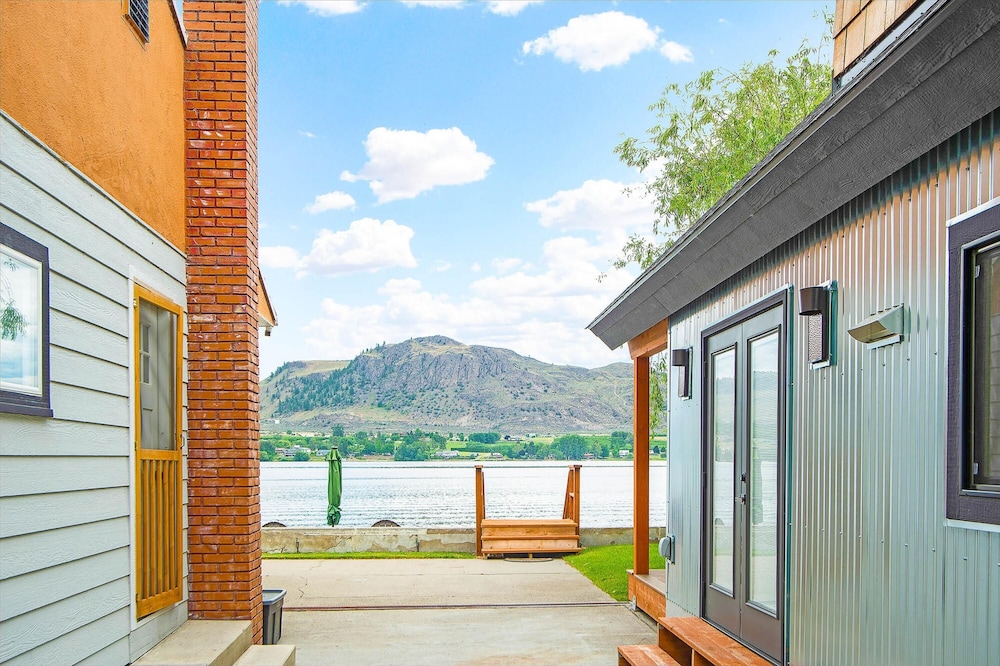 Lake Level Cabin in Oroville