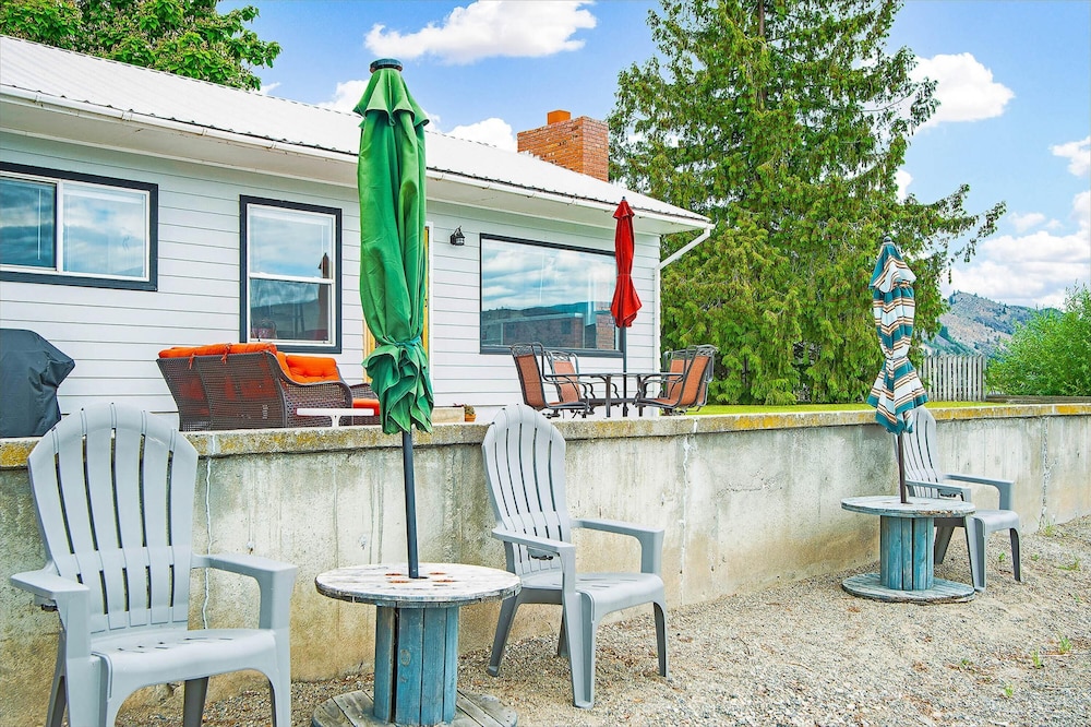 Lake Level Chalet in Oroville
