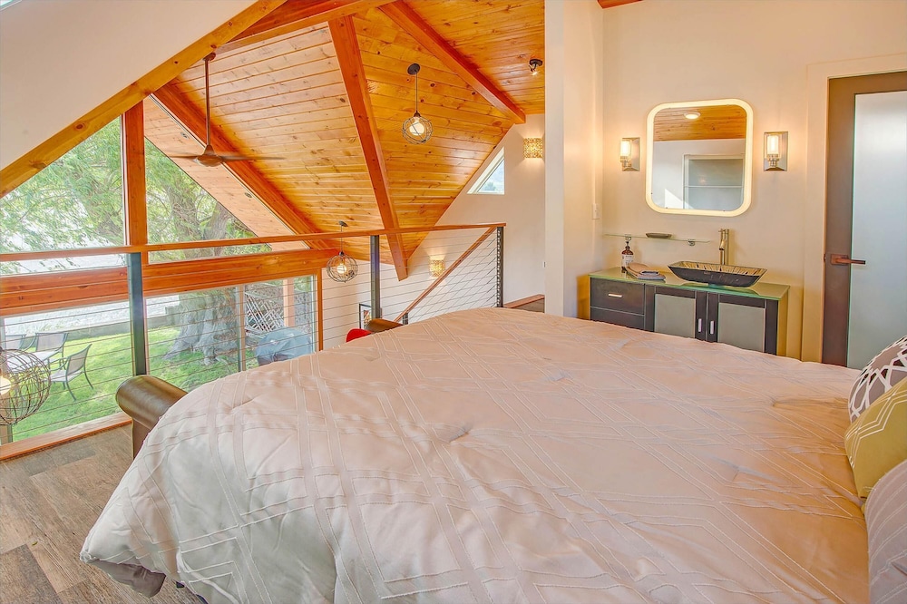 Lake Level Chalet in Oroville