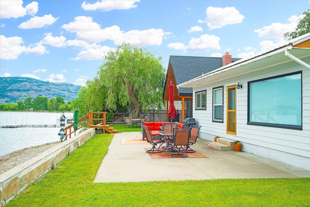 Lake Level Cabin in Oroville