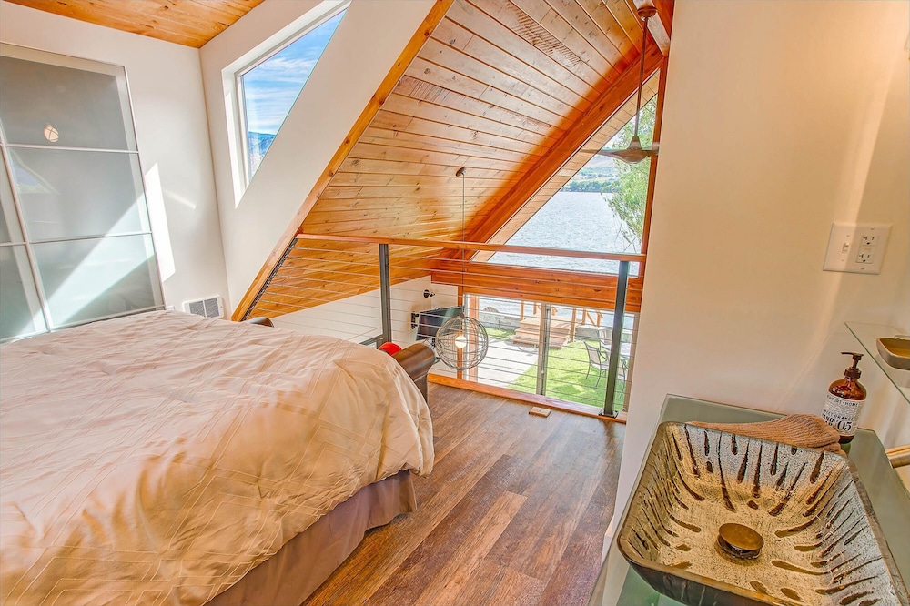 Lake Level Chalet in Oroville