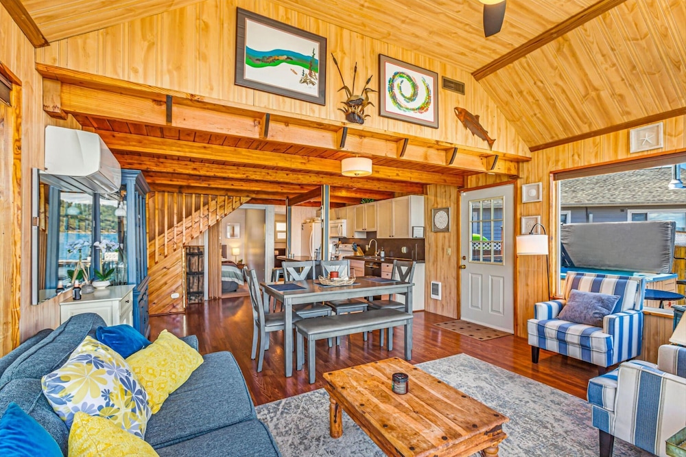 Utopia Cove in Union