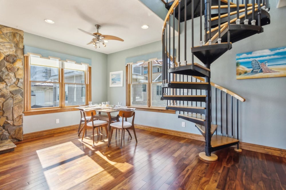Coastal Destiny - Ocean View Balcony Elevator