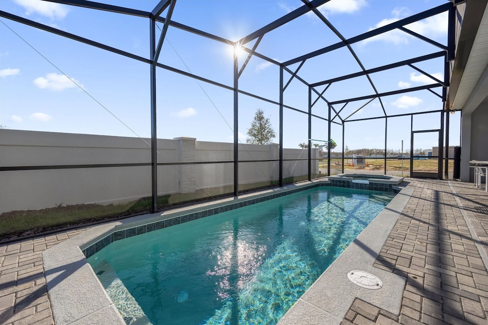 Elegant 6BR Home Perfect for Families
