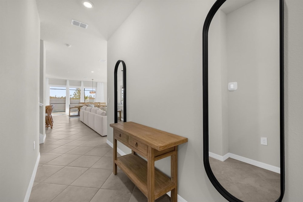Elegant 6BR Home Perfect for Families