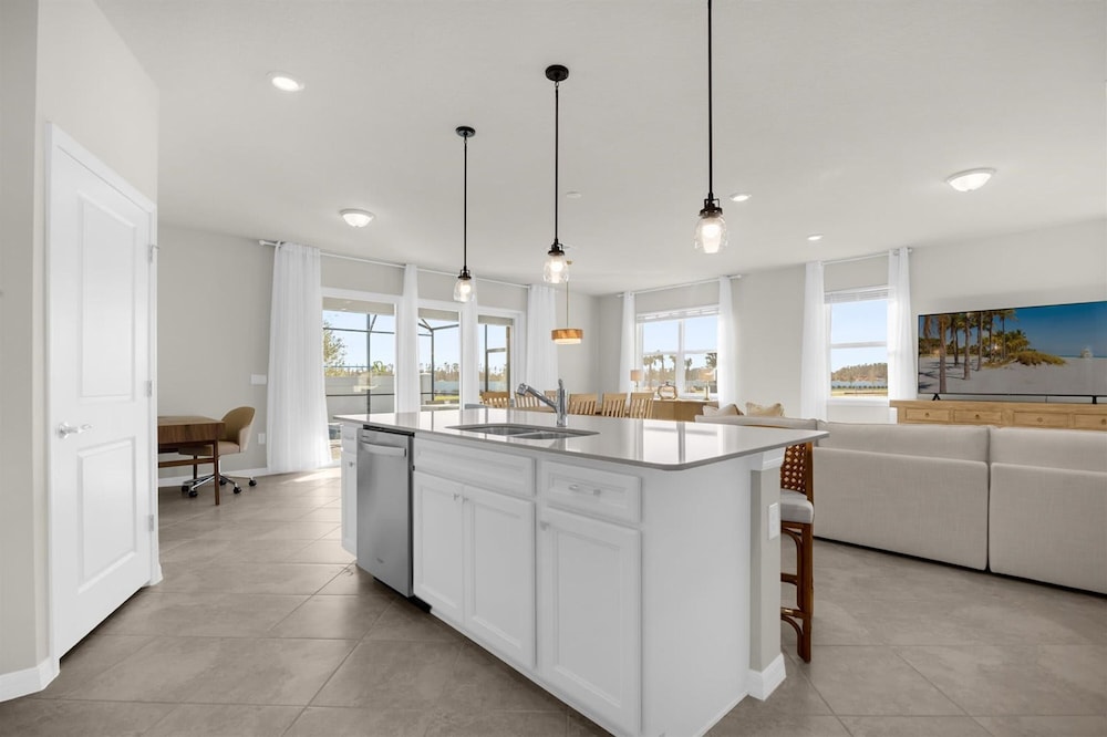 Elegant 6BR Home Perfect for Families