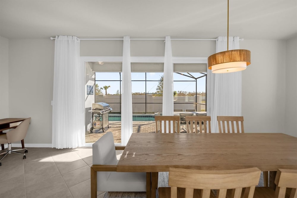 Elegant 6BR Home Perfect for Families