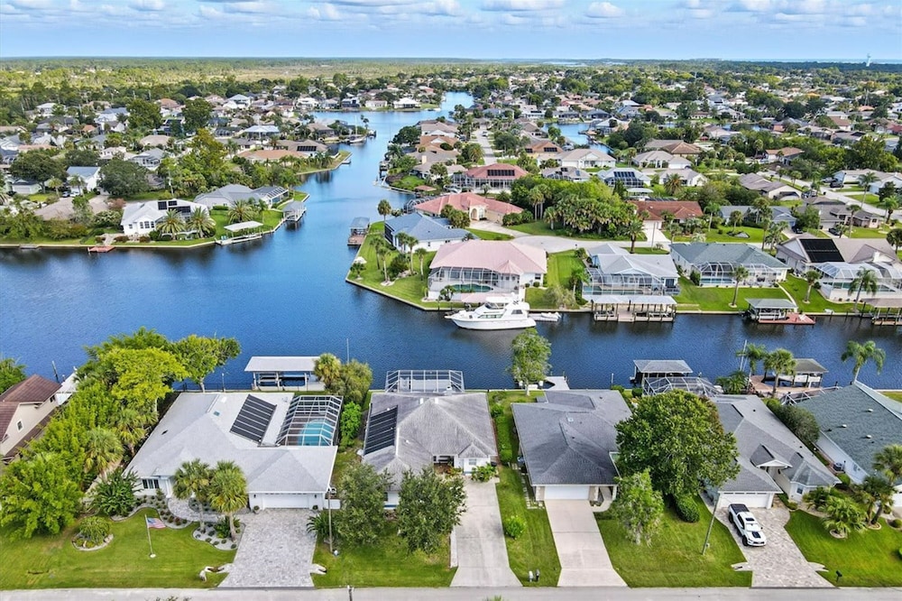 Boaters Dream Pool Spa Dock Walking Biking