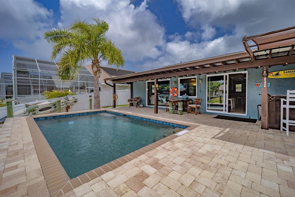 Waterfront Retreat With Pool Tiki Bar Boat Dock