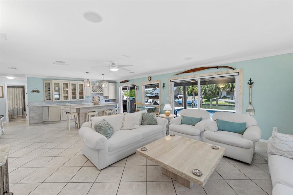 Waterfront Retreat With Pool Tiki Bar Boat Dock