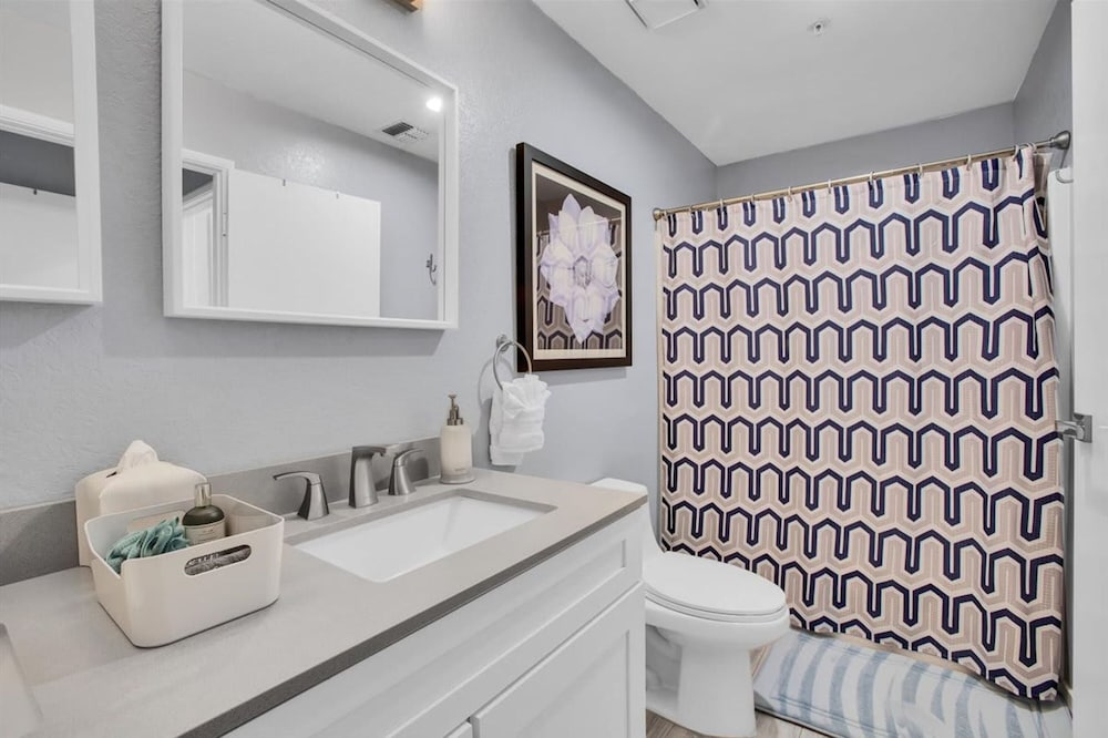 Hollywood Glam Hideaway