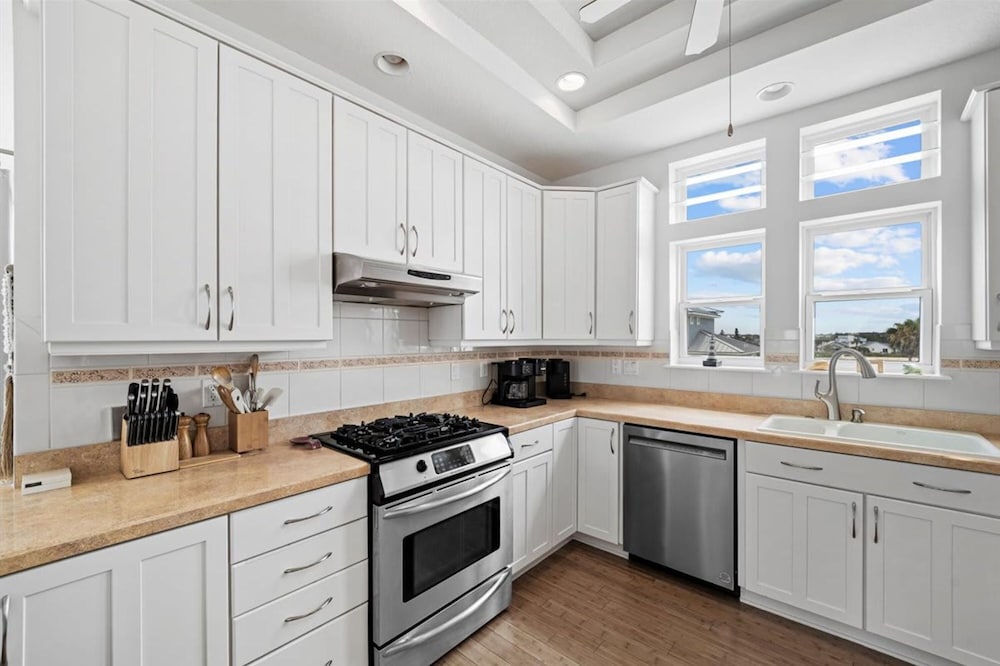 Beachfront 5BR Home With Ocean Views