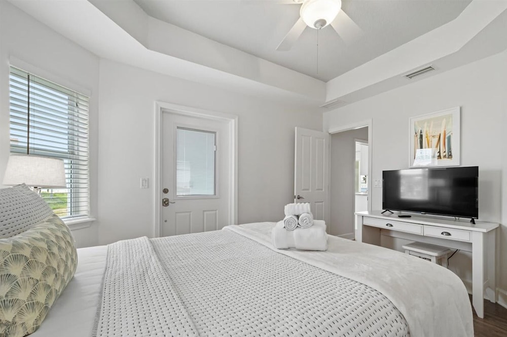 Beachfront 5BR Home With Ocean Views
