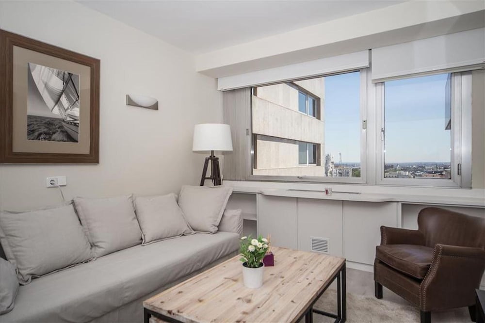Colon 901 in Madrid With 1 Bedrooms and 1 Bathrooms