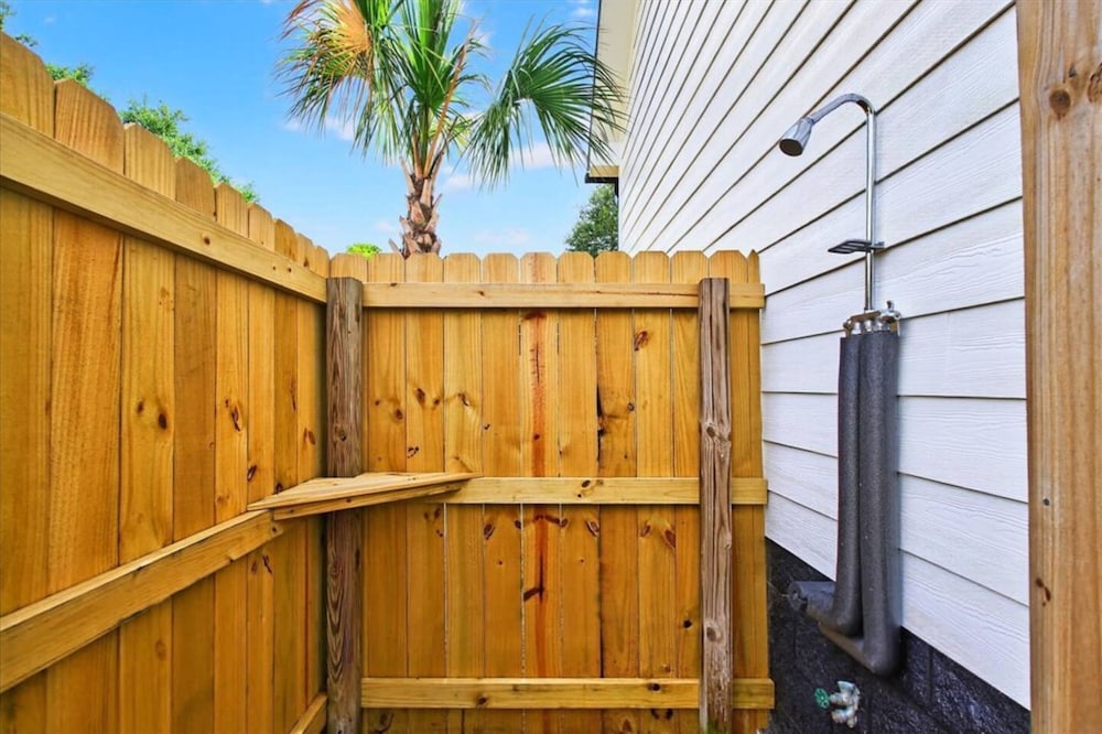New Listing Lux Beach House Dog Friendly