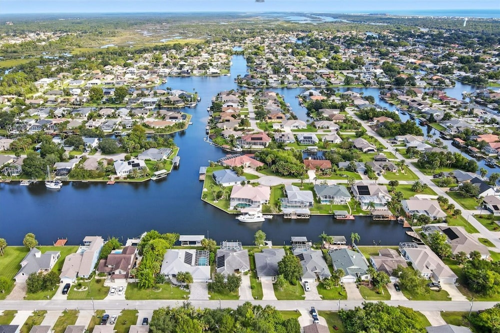 Boaters Dream Pool Spa Dock Walking Biking