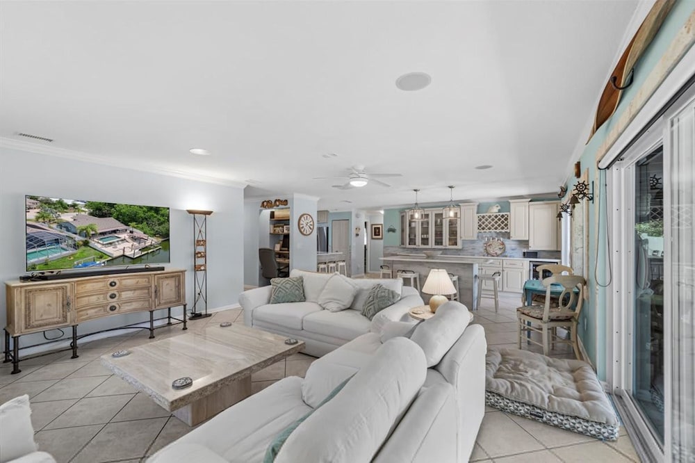 Waterfront Retreat With Pool Tiki Bar Boat Dock