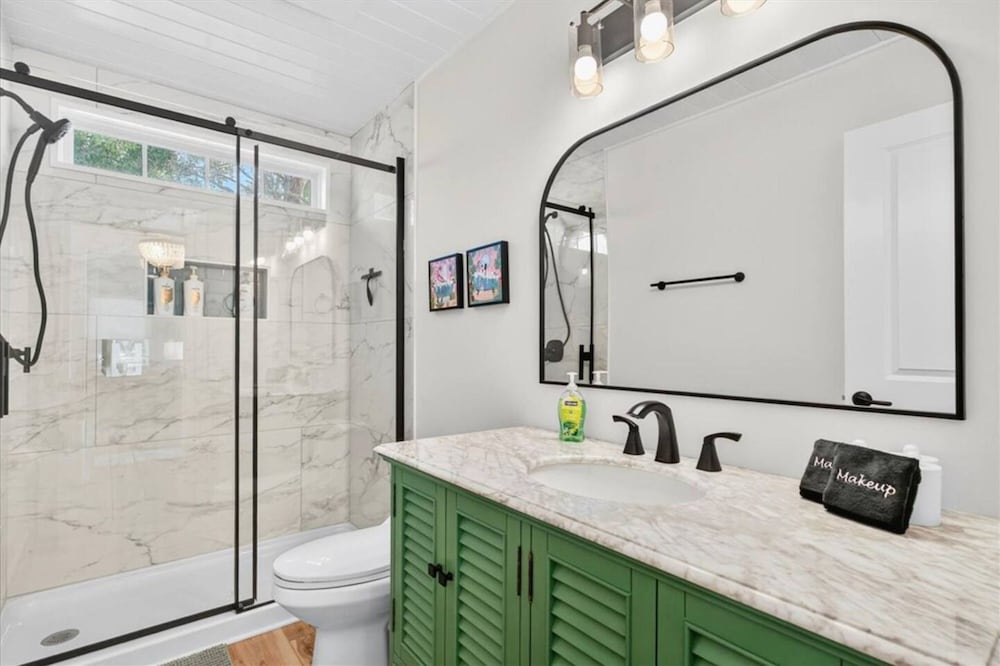 New Listing Lux Beach House Dog Friendly