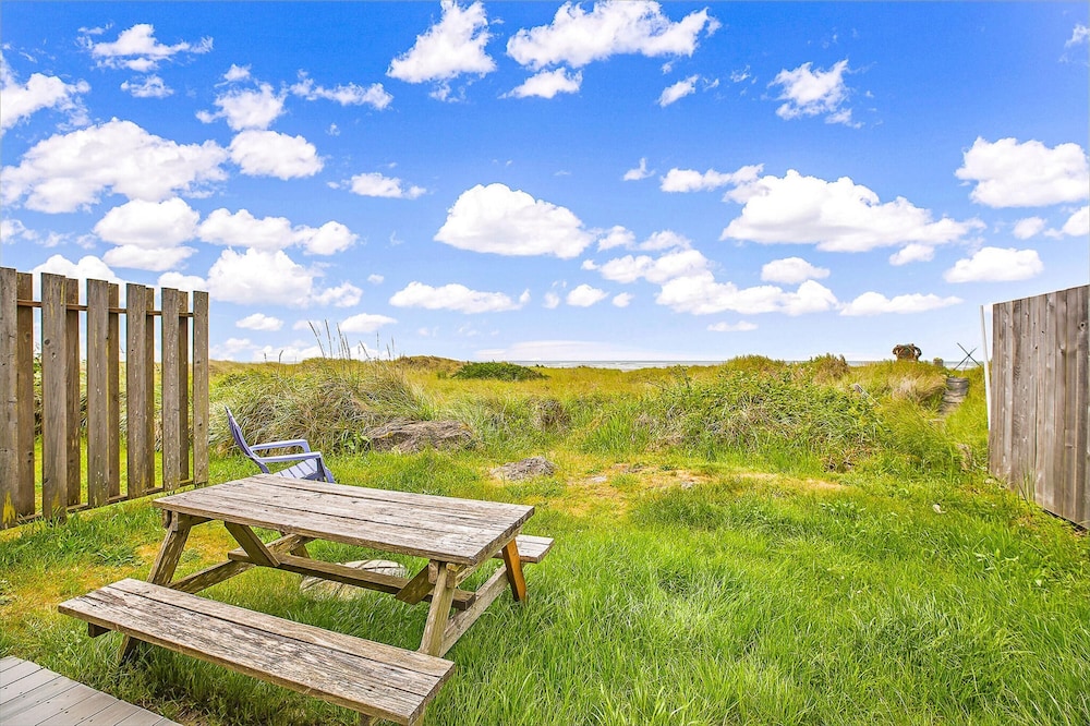 Beach Dream Two in Ocean Shores