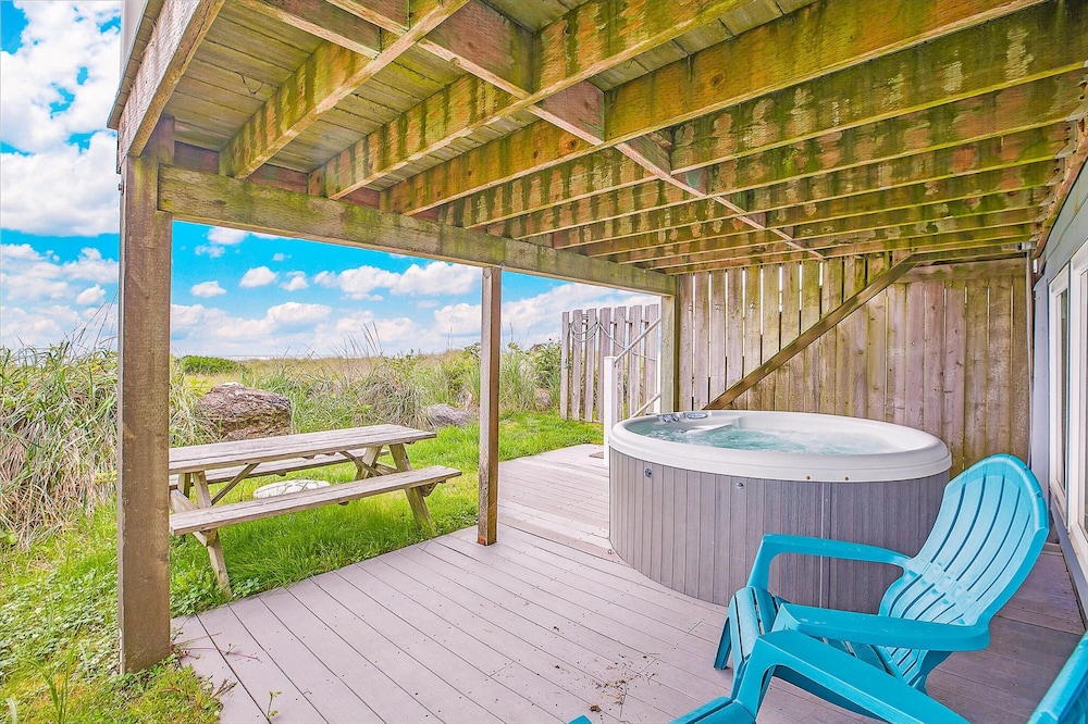 Beach Dream Two in Ocean Shores