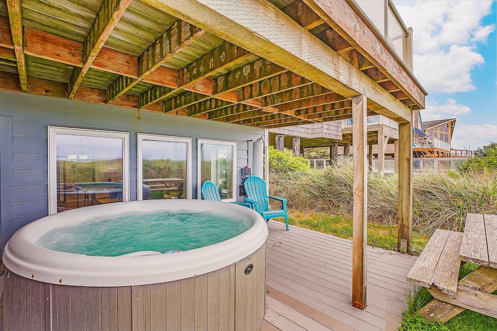 Beach Dream Two in Ocean Shores