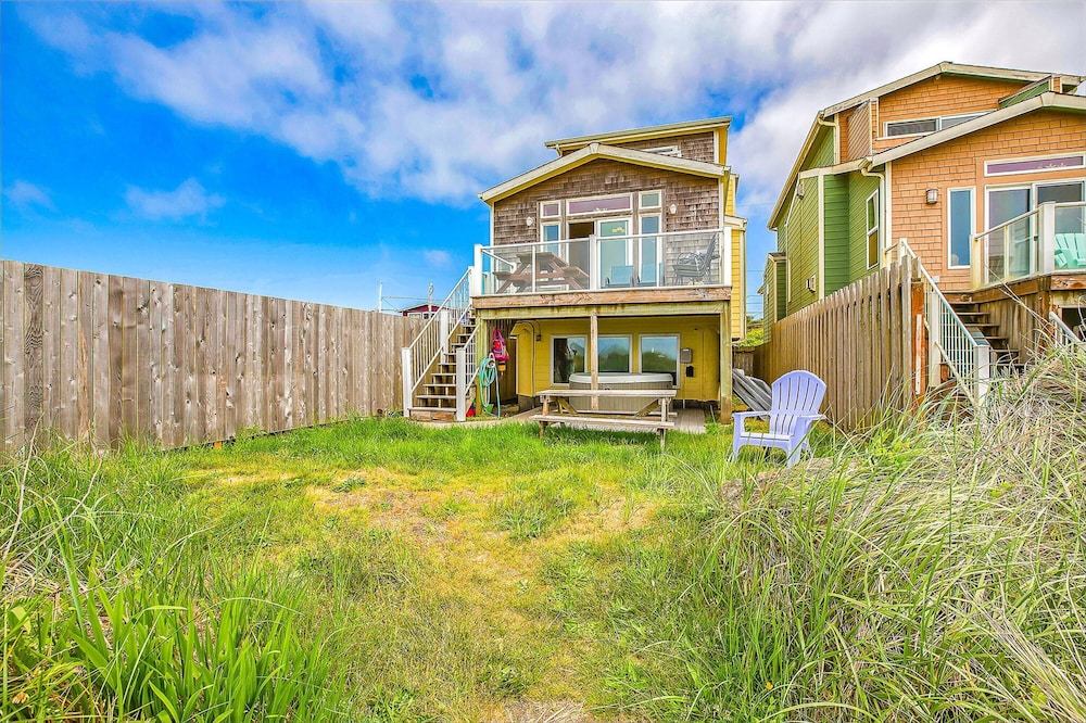 Beach Dream Two in Ocean Shores