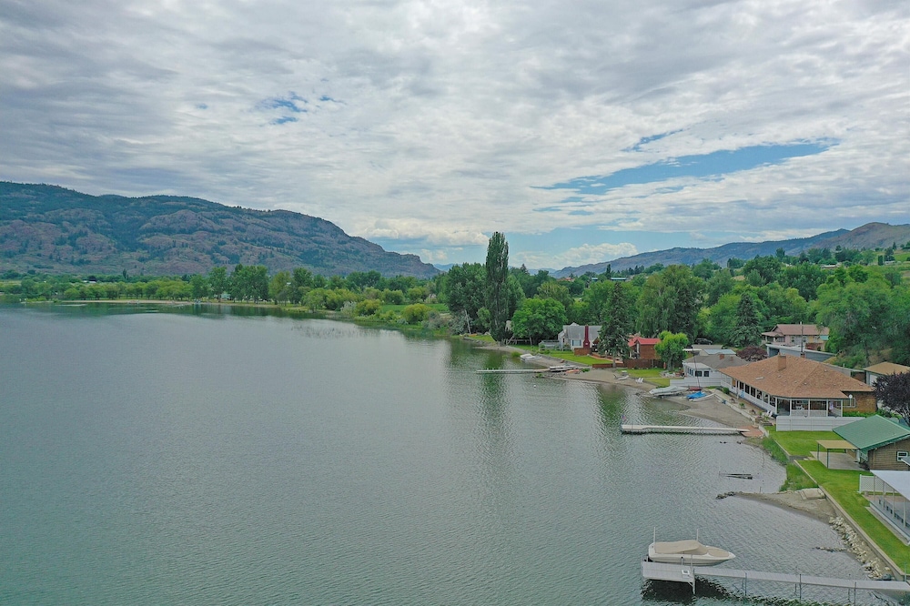 Lake Level Cabin in Oroville