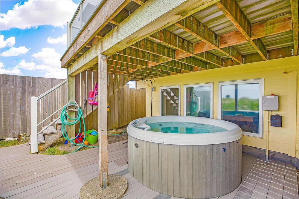 Beach Dream Two in Ocean Shores